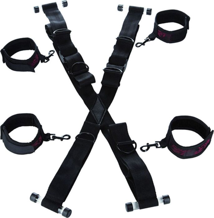 Türkreuz-Fesseln CALEXOTICS Scandal Über-der-Tür