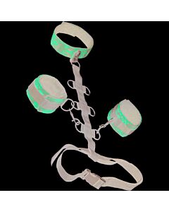 Halskette mit Einschränkungen Körper