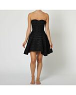 Korsett mit schwarzem Teenagerrock