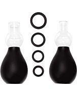 Ouch in erector September schwarzen Brustwarzen