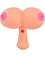 Lustige Waffe in Form von Brüsten