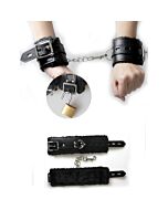 Lederhandschellen mit Teddy