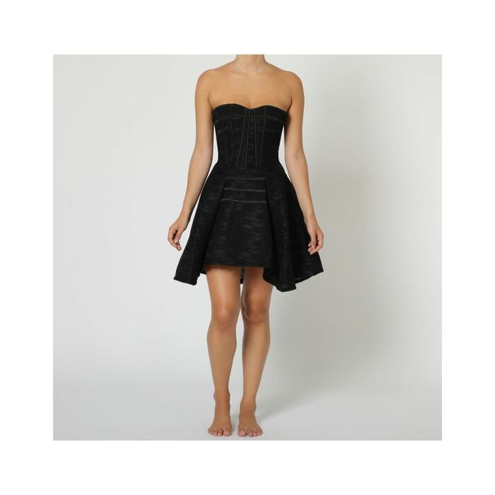 Korsett mit schwarzem Teenagerrock